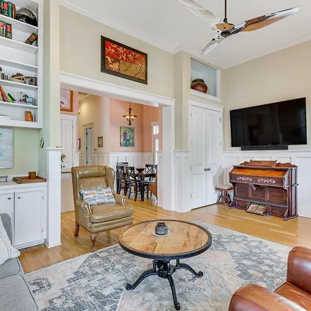 Charming Wilmington Cottage - Walk To Downtown!